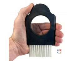 3-in-1 Softball Umpire Plate Brush Tool With Scraper 7 3-in-1 Softball Umpire Plate Brush Tool With Scraper -UMPLIFE Shop SB2000 3 in 1 Softball Umpire Plate Brush Tool with Scraper in hand
