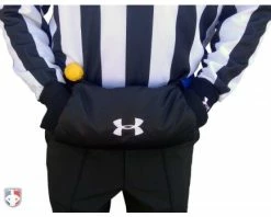 Under Armour Undeniable Handwarmer -UMPLIFE Shop UA WARMER WORN FRONT CLOSEUP HANDS IN